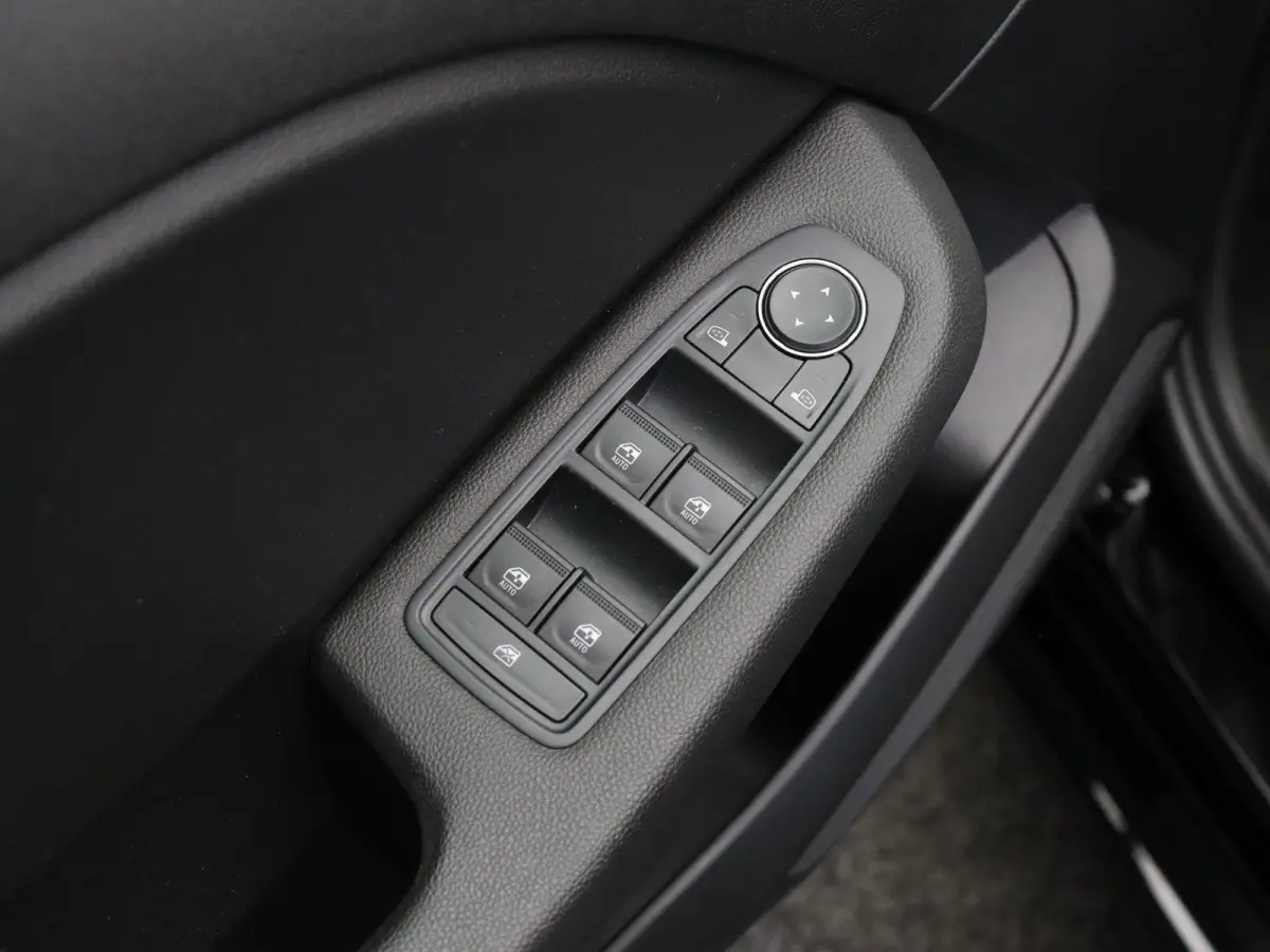 1.6 E-Tech Full Hybrid 145 evolution | Parkeersensoren achter | Apple carplay |