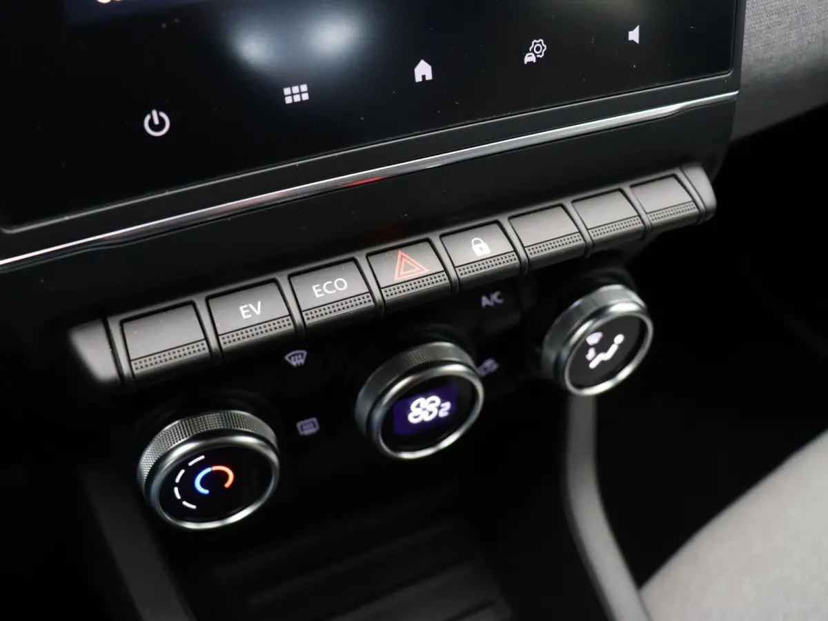 1.6 E-Tech Full Hybrid 145 evolution | Parkeersensoren achter | Apple carplay |
