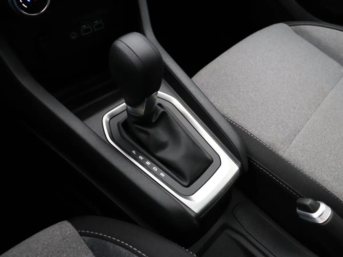 1.6 E-Tech Full Hybrid 145 evolution | Parkeersensoren achter | Apple carplay |