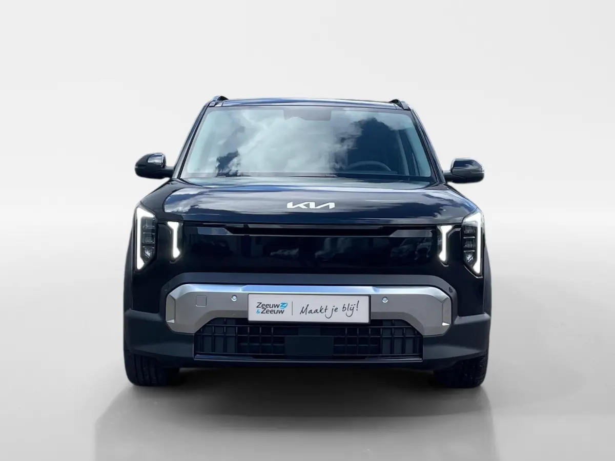 Plus Advanced 42.2 kWh DEMO MODEL PER DIRECT BESCHIKBAAR | Navigatie | Climate control | Elektrische stoel verstelling | Stoel + Stuur verwarming | 308Km WLTP |