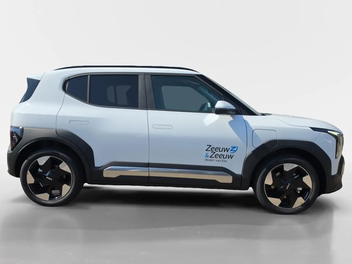 Plus 42.2 kWh | Navigatie | Climate control | Stoel + Stuurverwarming | Parkeer sensoren voor + achter | Parkeer camera achter | DEMO