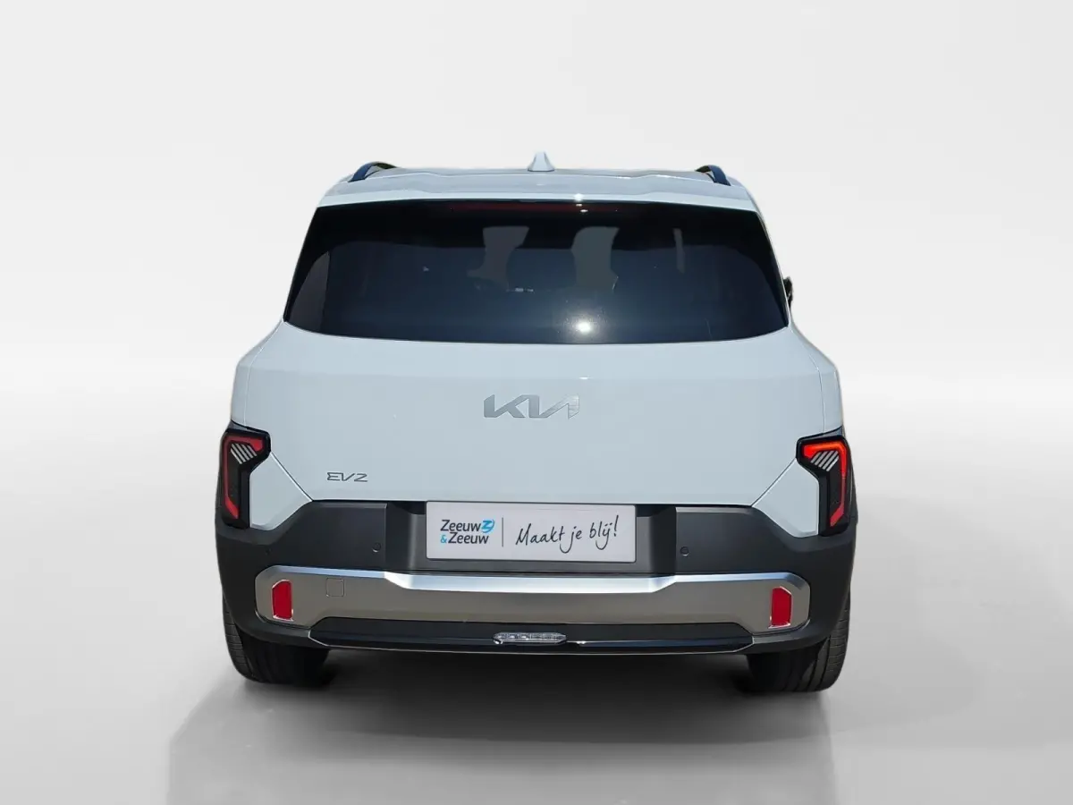 Plus 42.2 kWh | Navigatie | Climate control | Stoel + Stuurverwarming | Parkeer sensoren voor + achter | Parkeer camera achter | DEMO