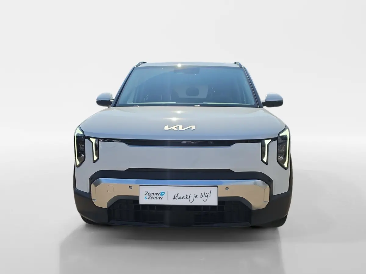 Plus 42.2 kWh | Navigatie | Climate control | Stoel + Stuurverwarming | Parkeer sensoren voor + achter | Parkeer camera achter | DEMO