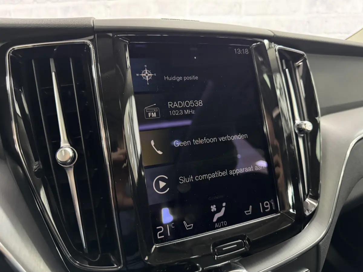 2.0 B5 Momentum Exclusive Pano Pilot Assist H/K 360Camera HUD