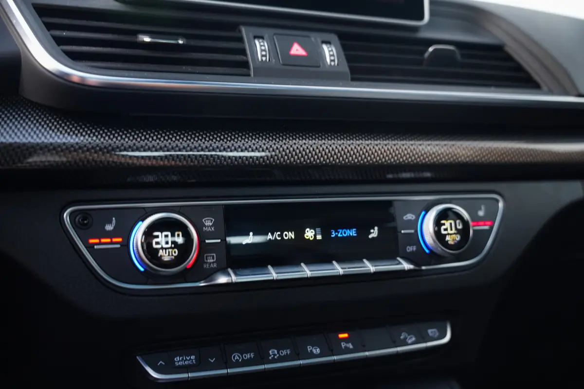 SQ5 3.0 TFSI 354 pk SQ5 Quattro Pro Line Plus S-Line / Lucht-Vering/ RS-Stoelen/ Pano-Dak/ Head-Up/ 360-Camera/ Keyless/ B&O-Sound/ Adap.Cruise/ Matrix-Led/ Trekhaak/ 21'' LMV