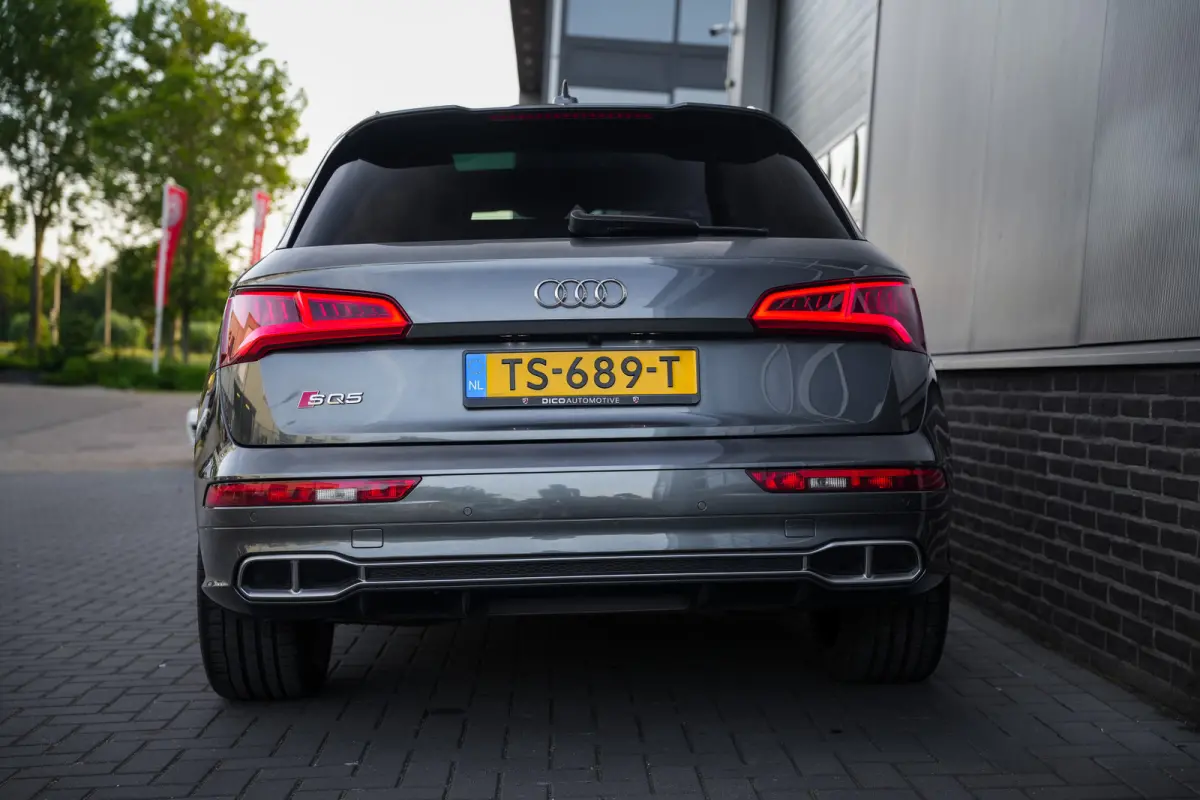 SQ5 3.0 TFSI 354 pk SQ5 Quattro Pro Line Plus S-Line / Lucht-Vering/ RS-Stoelen/ Pano-Dak/ Head-Up/ 360-Camera/ Keyless/ B&O-Sound/ Adap.Cruise/ Matrix-Led/ Trekhaak/ 21'' LMV
