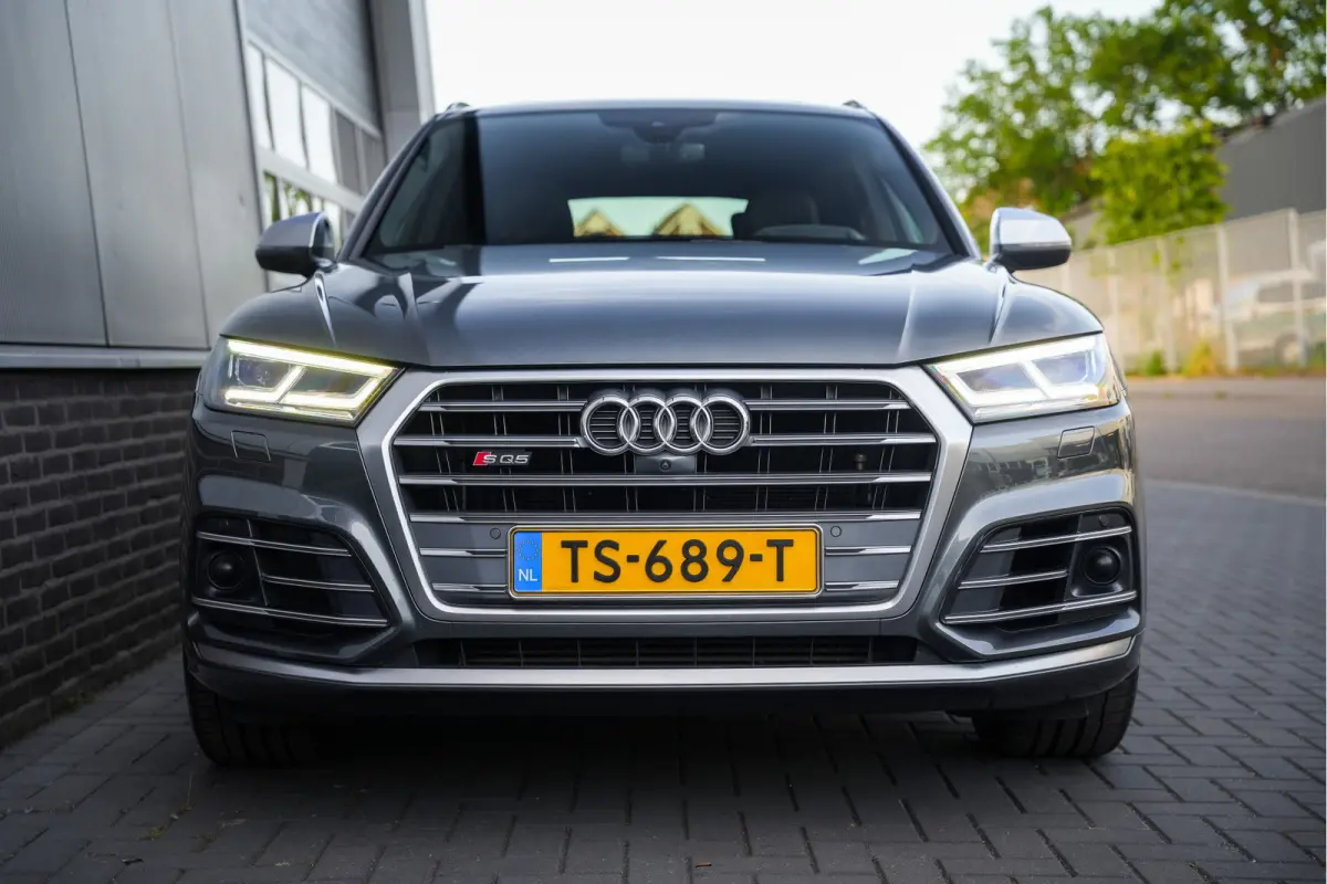 SQ5 3.0 TFSI 354 pk SQ5 Quattro Pro Line Plus S-Line / Lucht-Vering/ RS-Stoelen/ Pano-Dak/ Head-Up/ 360-Camera/ Keyless/ B&O-Sound/ Adap.Cruise/ Matrix-Led/ Trekhaak/ 21'' LMV