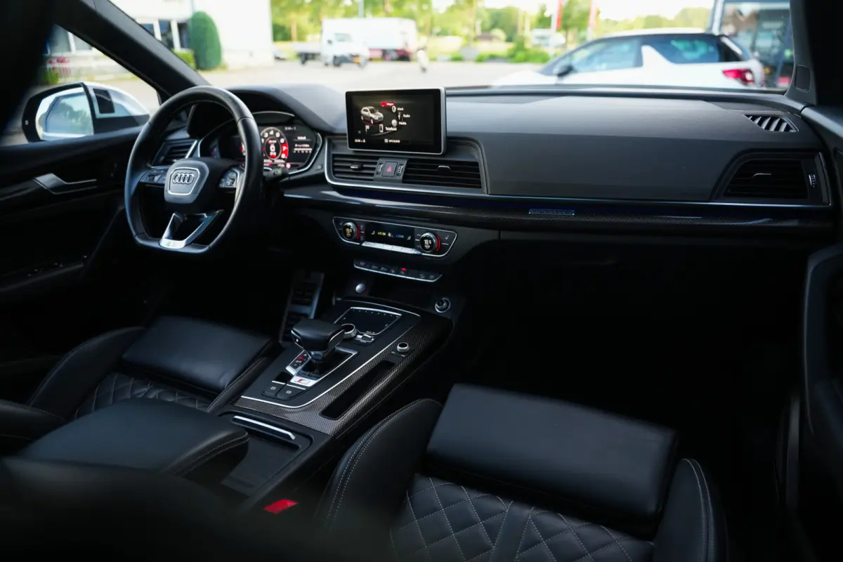 SQ5 3.0 TFSI 354 pk SQ5 Quattro Pro Line Plus S-Line / Lucht-Vering/ RS-Stoelen/ Pano-Dak/ Head-Up/ 360-Camera/ Keyless/ B&O-Sound/ Adap.Cruise/ Matrix-Led/ Trekhaak/ 21'' LMV