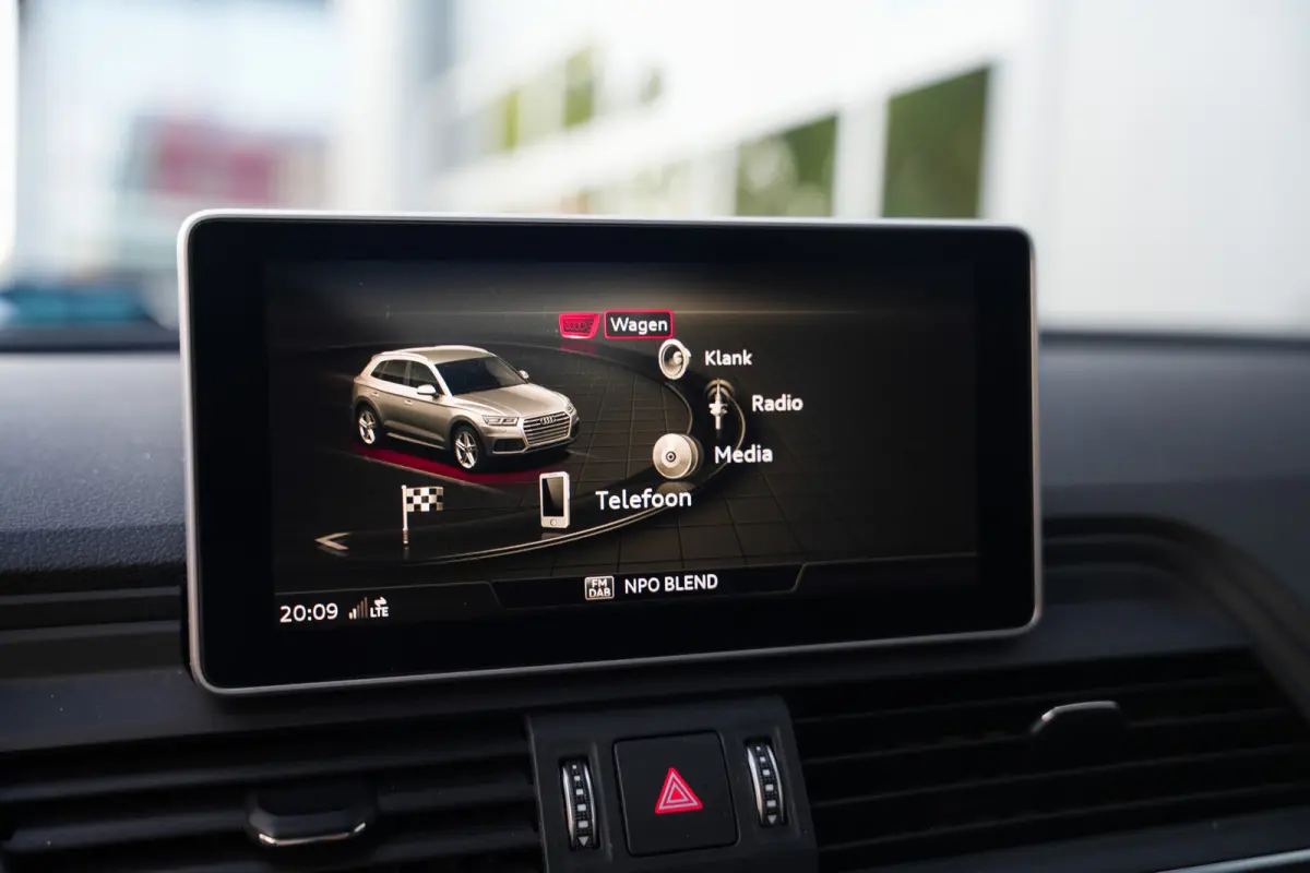 SQ5 3.0 TFSI 354 pk SQ5 Quattro Pro Line Plus S-Line / Lucht-Vering/ RS-Stoelen/ Pano-Dak/ Head-Up/ 360-Camera/ Keyless/ B&O-Sound/ Adap.Cruise/ Matrix-Led/ Trekhaak/ 21'' LMV