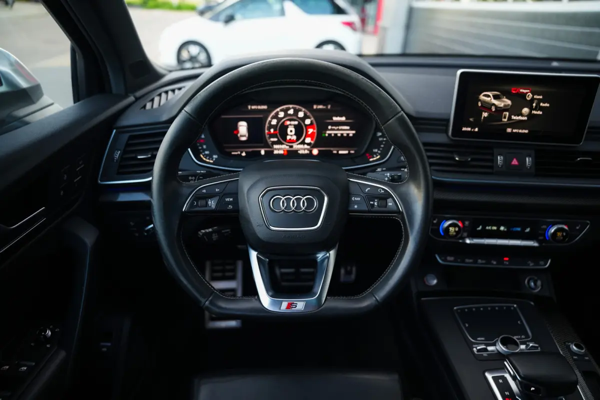 SQ5 3.0 TFSI 354 pk SQ5 Quattro Pro Line Plus S-Line / Lucht-Vering/ RS-Stoelen/ Pano-Dak/ Head-Up/ 360-Camera/ Keyless/ B&O-Sound/ Adap.Cruise/ Matrix-Led/ Trekhaak/ 21'' LMV
