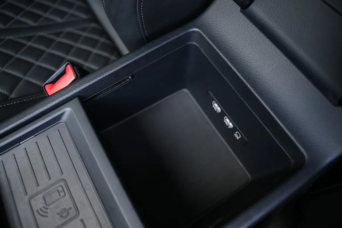 SQ5 3.0 TFSI 354 pk SQ5 Quattro Pro Line Plus S-Line / Lucht-Vering/ RS-Stoelen/ Pano-Dak/ Head-Up/ 360-Camera/ Keyless/ B&O-Sound/ Adap.Cruise/ Matrix-Led/ Trekhaak/ 21'' LMV