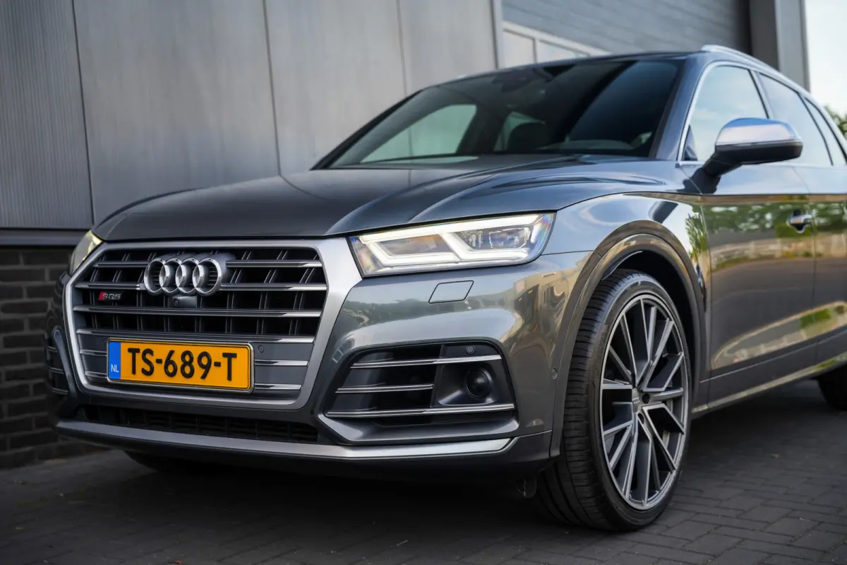 SQ5 3.0 TFSI 354 pk SQ5 Quattro Pro Line Plus S-Line / Lucht-Vering/ RS-Stoelen/ Pano-Dak/ Head-Up/ 360-Camera/ Keyless/ B&O-Sound/ Adap.Cruise/ Matrix-Led/ Trekhaak/ 21'' LMV