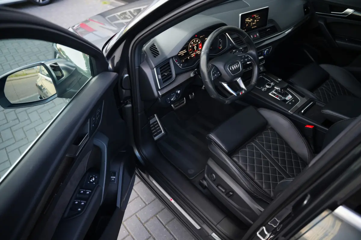 SQ5 3.0 TFSI 354 pk SQ5 Quattro Pro Line Plus S-Line / Lucht-Vering/ RS-Stoelen/ Pano-Dak/ Head-Up/ 360-Camera/ Keyless/ B&O-Sound/ Adap.Cruise/ Matrix-Led/ Trekhaak/ 21'' LMV