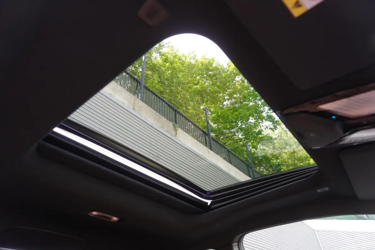 M240i xDrive | M Sportpakket Pro | 19 inch LM M Dubbelspaak | Trekhaak met afneembare kogel | HIFI System Harman Kardon | Elektrisch bediend glazen schuif-/kanteldak