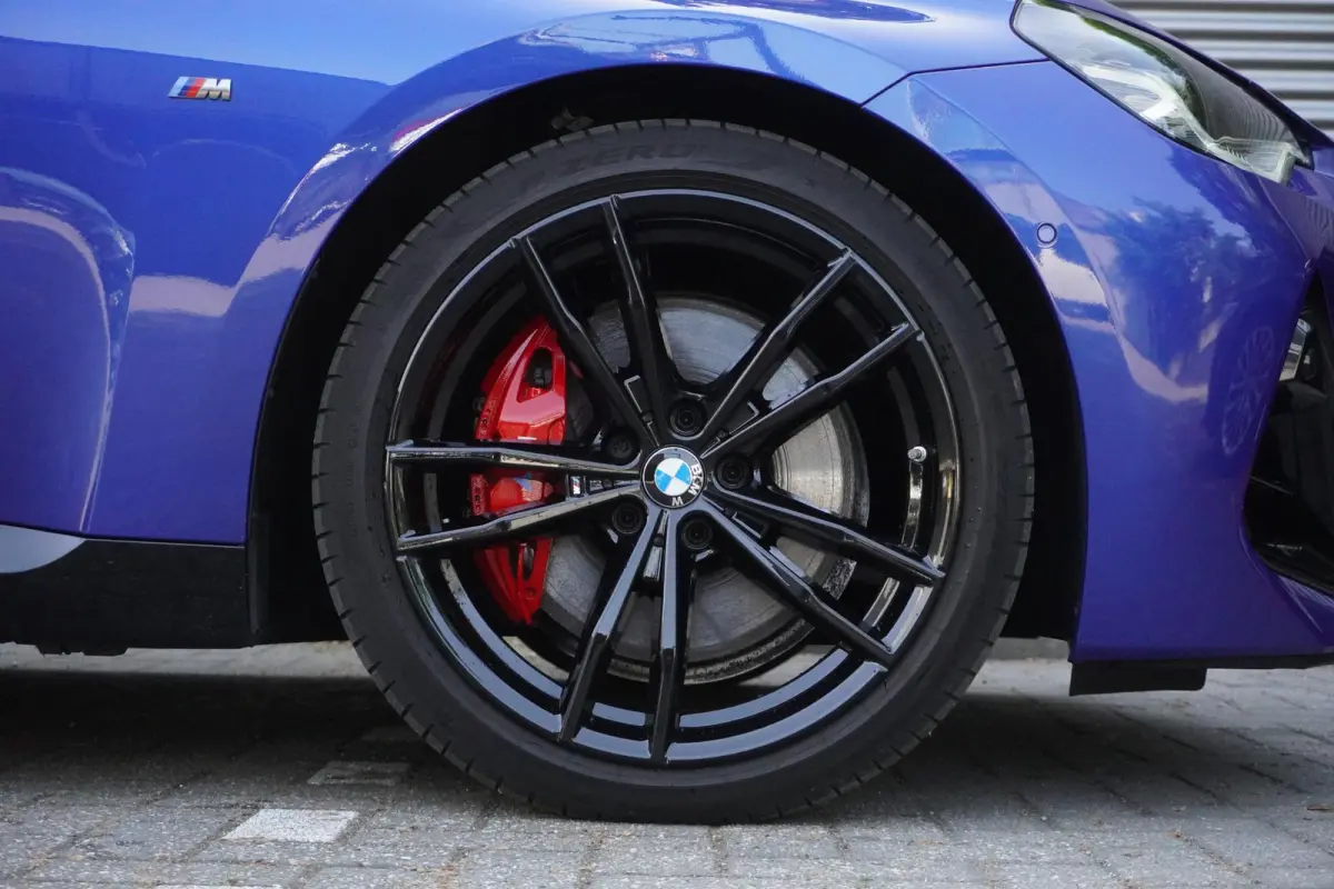 M240i xDrive | M Sportpakket Pro | 19 inch LM M Dubbelspaak | Trekhaak met afneembare kogel | HIFI System Harman Kardon | Elektrisch bediend glazen schuif-/kanteldak