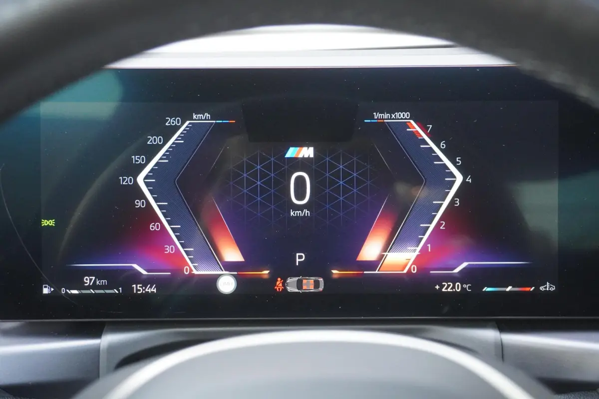 M240i xDrive | M Sportpakket Pro | 19 inch LM M Dubbelspaak | Trekhaak met afneembare kogel | HIFI System Harman Kardon | Elektrisch bediend glazen schuif-/kanteldak