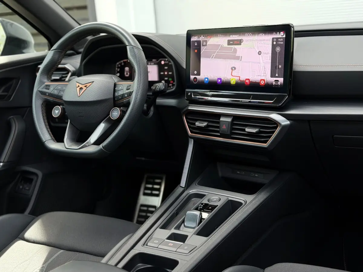 1.4 e-Hybrid VZ Performance Pano/360/Sfeer