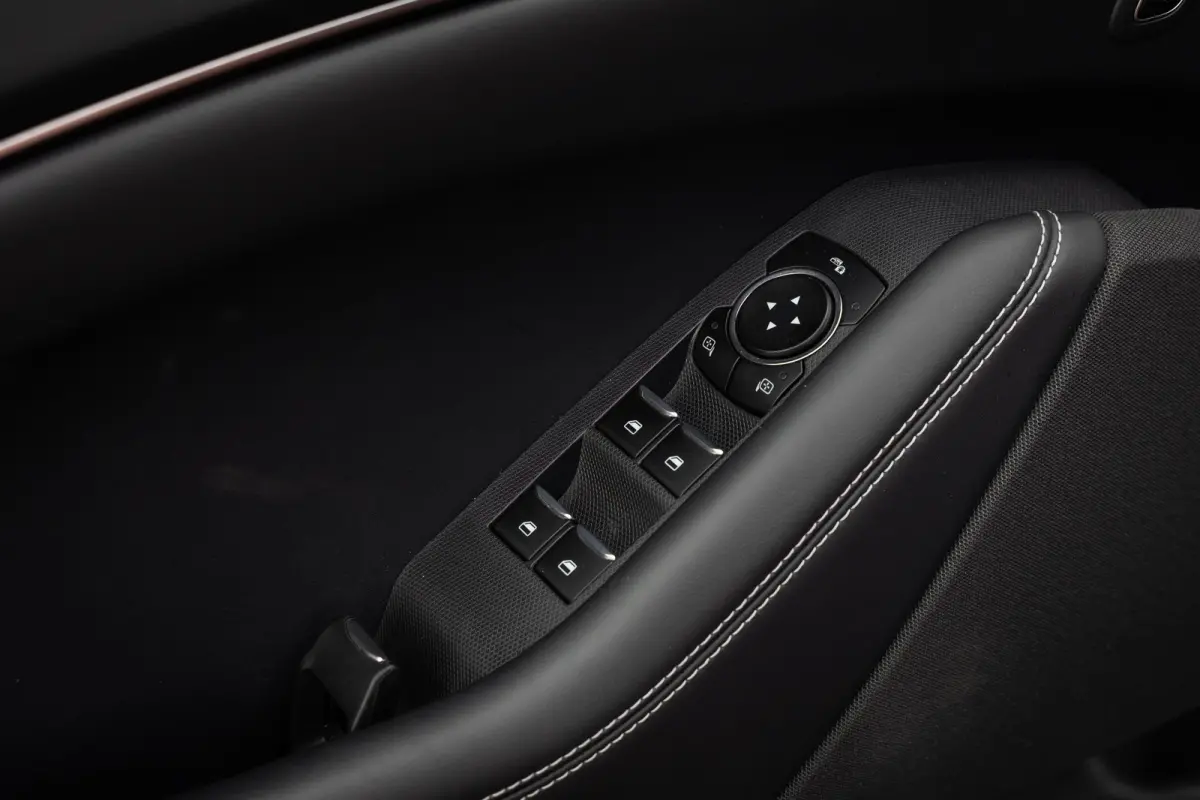 RWD 75 kWh | Camera | Adapt. Cruise | Standkachel | Stoel en Stuurverwarming | Apple/Android Carplay | Automatisch inparkeren | Lederen bekleding | Full LED