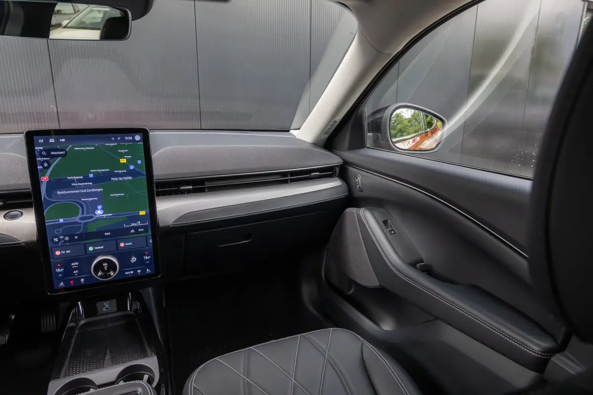 RWD 75 kWh | Camera | Adapt. Cruise | Standkachel | Stoel en Stuurverwarming | Apple/Android Carplay | Automatisch inparkeren | Lederen bekleding | Full LED