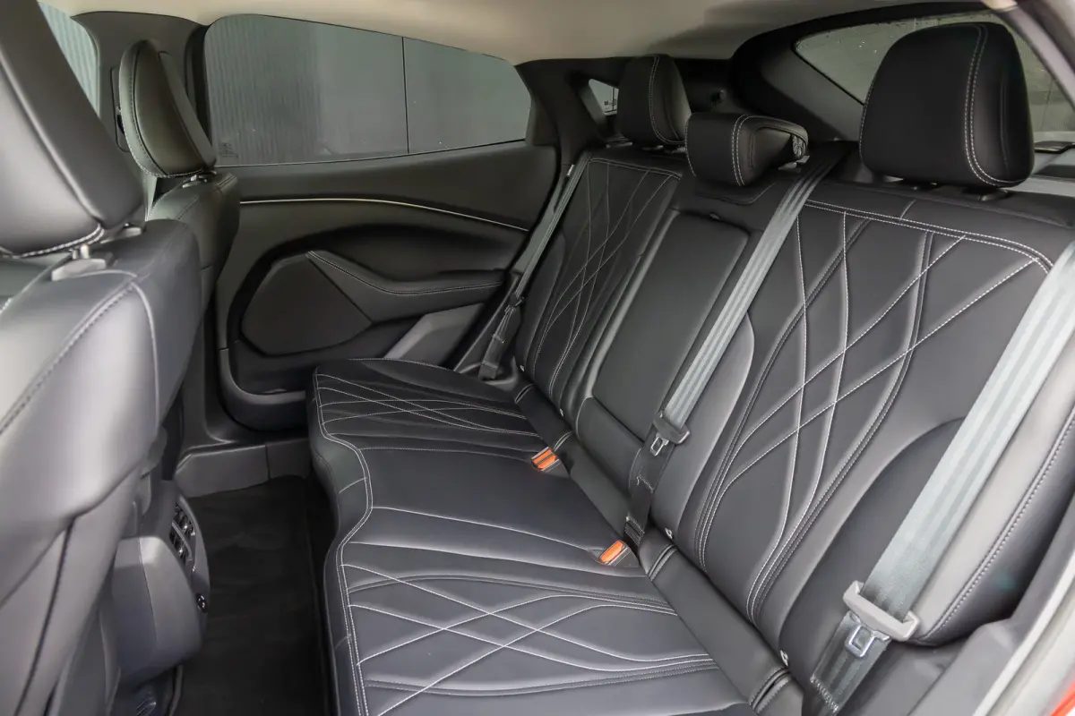 RWD 75 kWh | Camera | Adapt. Cruise | Standkachel | Stoel en Stuurverwarming | Apple/Android Carplay | Automatisch inparkeren | Lederen bekleding | Full LED