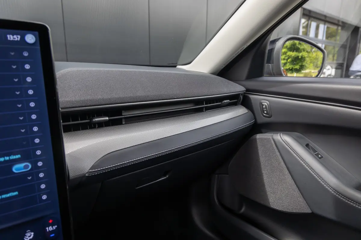 RWD 75 kWh | Camera | Adapt. Cruise | Standkachel | Stoel en Stuurverwarming | Apple/Android Carplay | Automatisch inparkeren | Lederen bekleding | Full LED