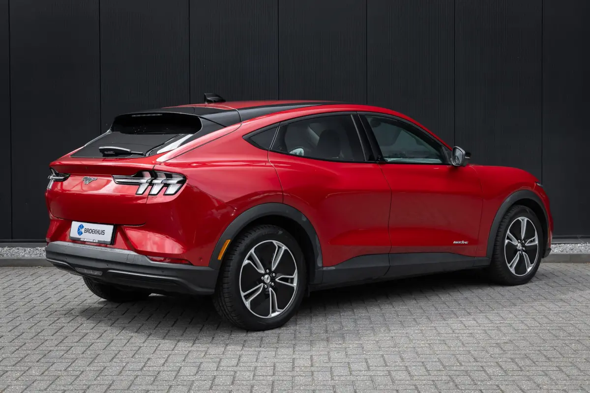 RWD 75 kWh | Camera | Adapt. Cruise | Standkachel | Stoel en Stuurverwarming | Apple/Android Carplay | Automatisch inparkeren | Lederen bekleding | Full LED