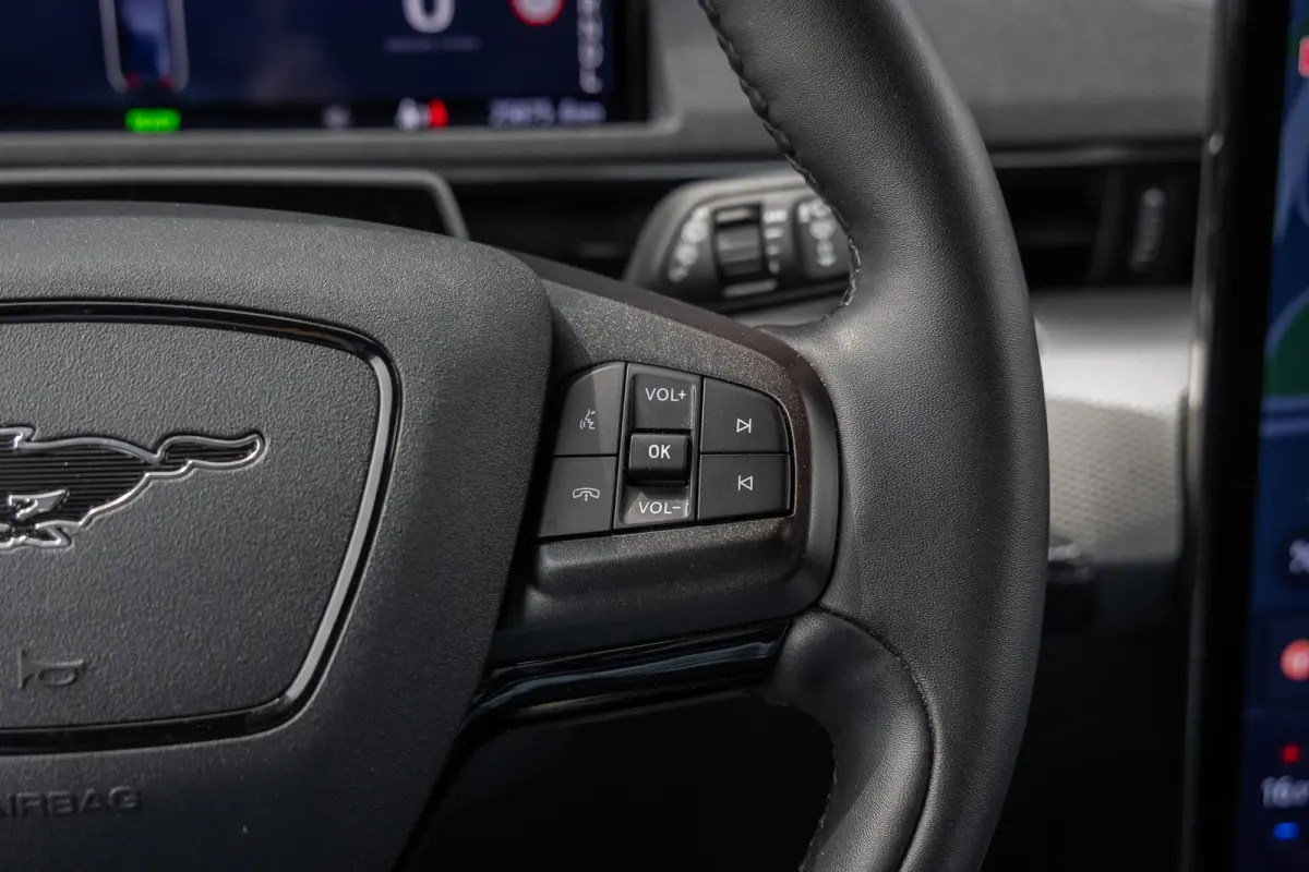 RWD 75 kWh | Camera | Adapt. Cruise | Standkachel | Stoel en Stuurverwarming | Apple/Android Carplay | Automatisch inparkeren | Lederen bekleding | Full LED