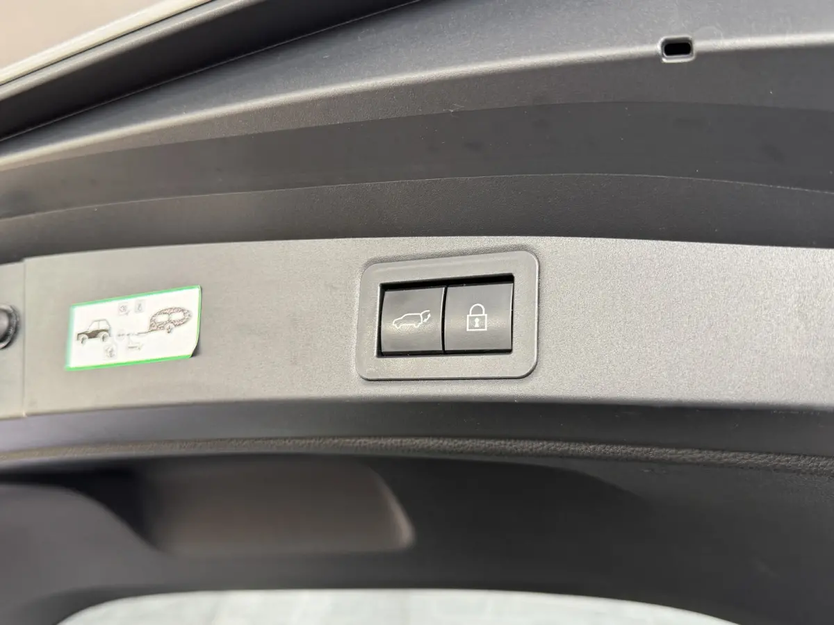 2.0 Hybrid GR-Sport Pano JBL HUD