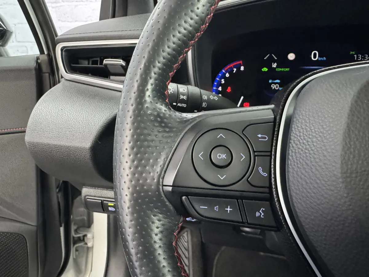 2.0 Hybrid GR-Sport Pano JBL HUD