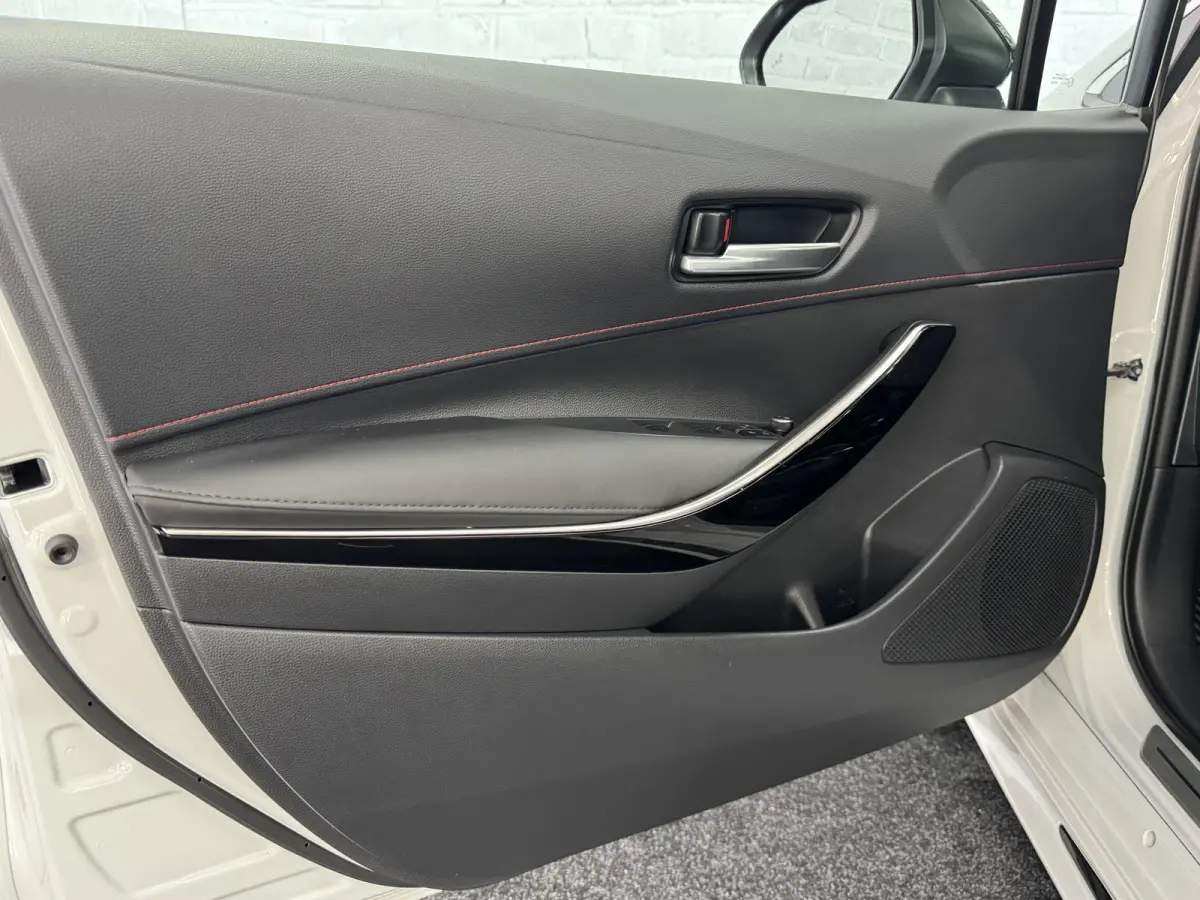 2.0 Hybrid GR-Sport Pano JBL HUD