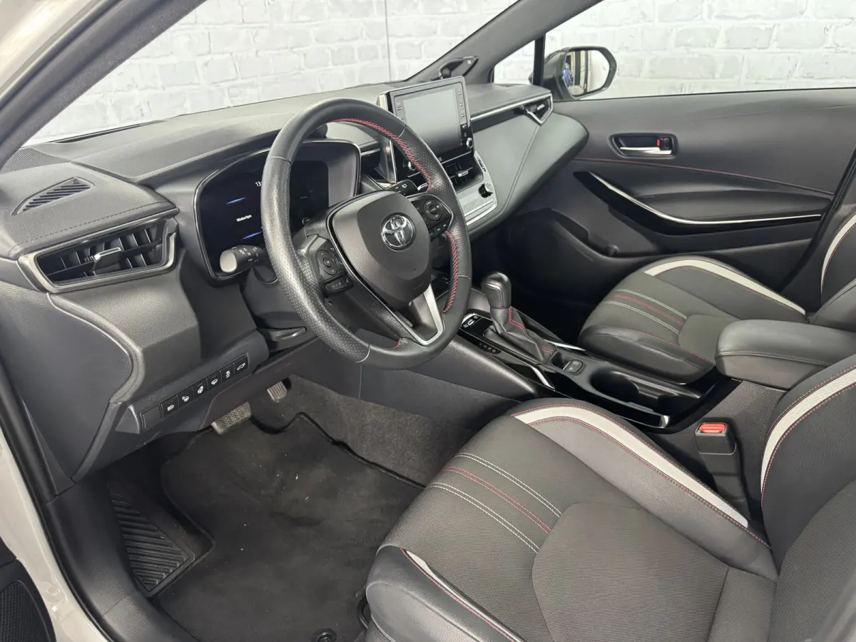 2.0 Hybrid GR-Sport Pano JBL HUD