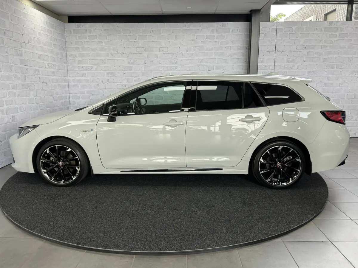 2.0 Hybrid GR-Sport Pano JBL HUD