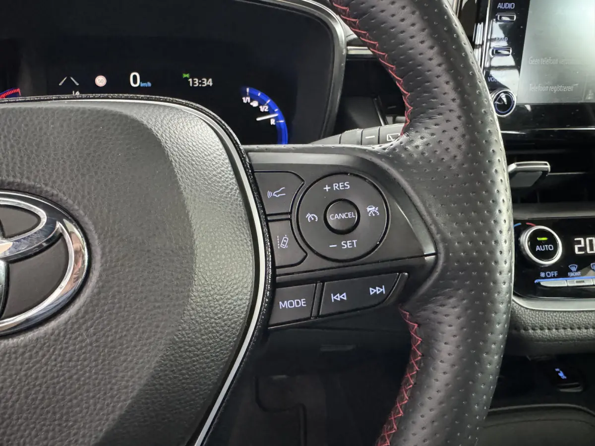 2.0 Hybrid GR-Sport Pano JBL HUD