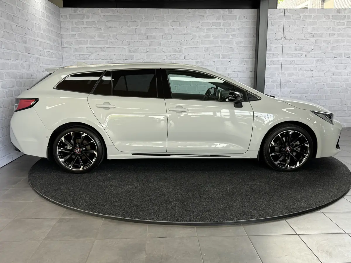 2.0 Hybrid GR-Sport Pano JBL HUD