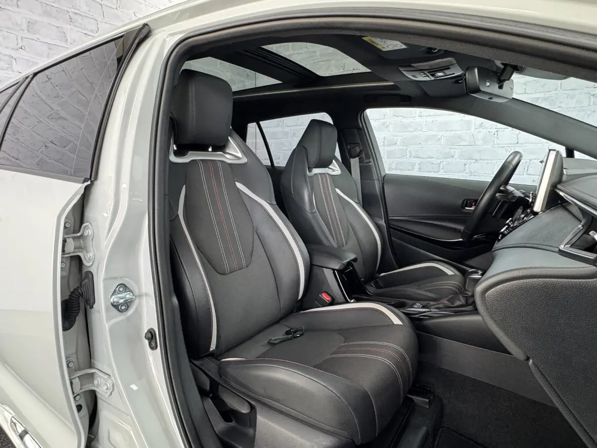 2.0 Hybrid GR-Sport Pano JBL HUD