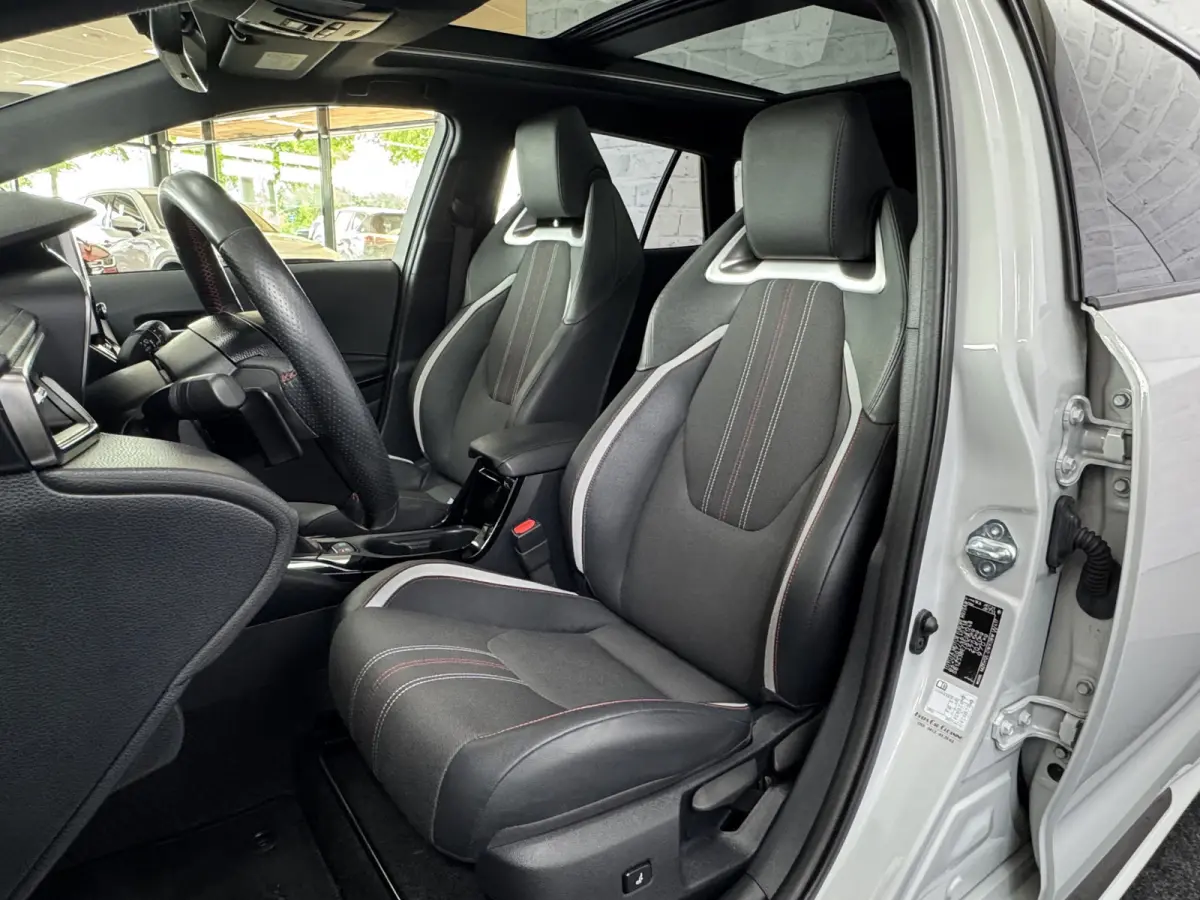 2.0 Hybrid GR-Sport Pano JBL HUD