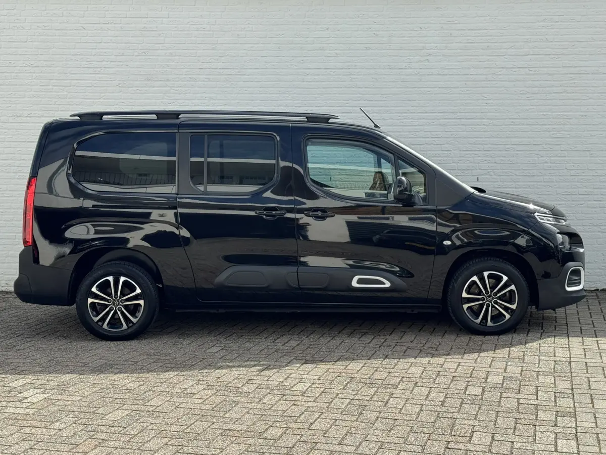 XL 1.2 PureTech Shine 7p Trekhaak All-Season Banden, Carplay, Navi, Parkeersensoren, Climate Control