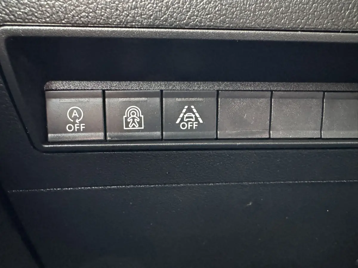 XL 1.2 PureTech Shine 7p Trekhaak All-Season Banden, Carplay, Navi, Parkeersensoren, Climate Control