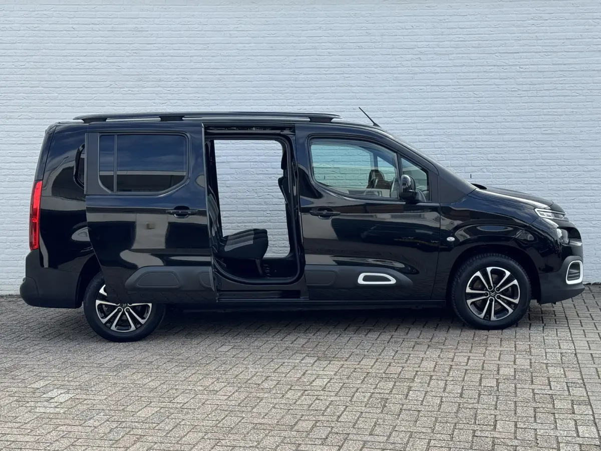 XL 1.2 PureTech Shine 7p Trekhaak All-Season Banden, Carplay, Navi, Parkeersensoren, Climate Control