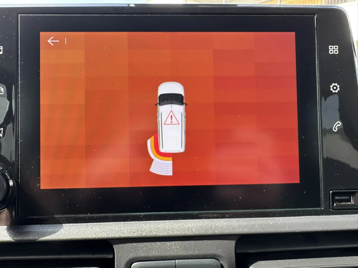 XL 1.2 PureTech Shine 7p Trekhaak All-Season Banden, Carplay, Navi, Parkeersensoren, Climate Control
