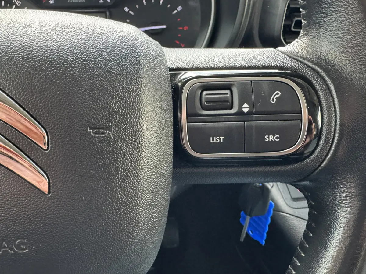 XL 1.2 PureTech Shine 7p Trekhaak All-Season Banden, Carplay, Navi, Parkeersensoren, Climate Control