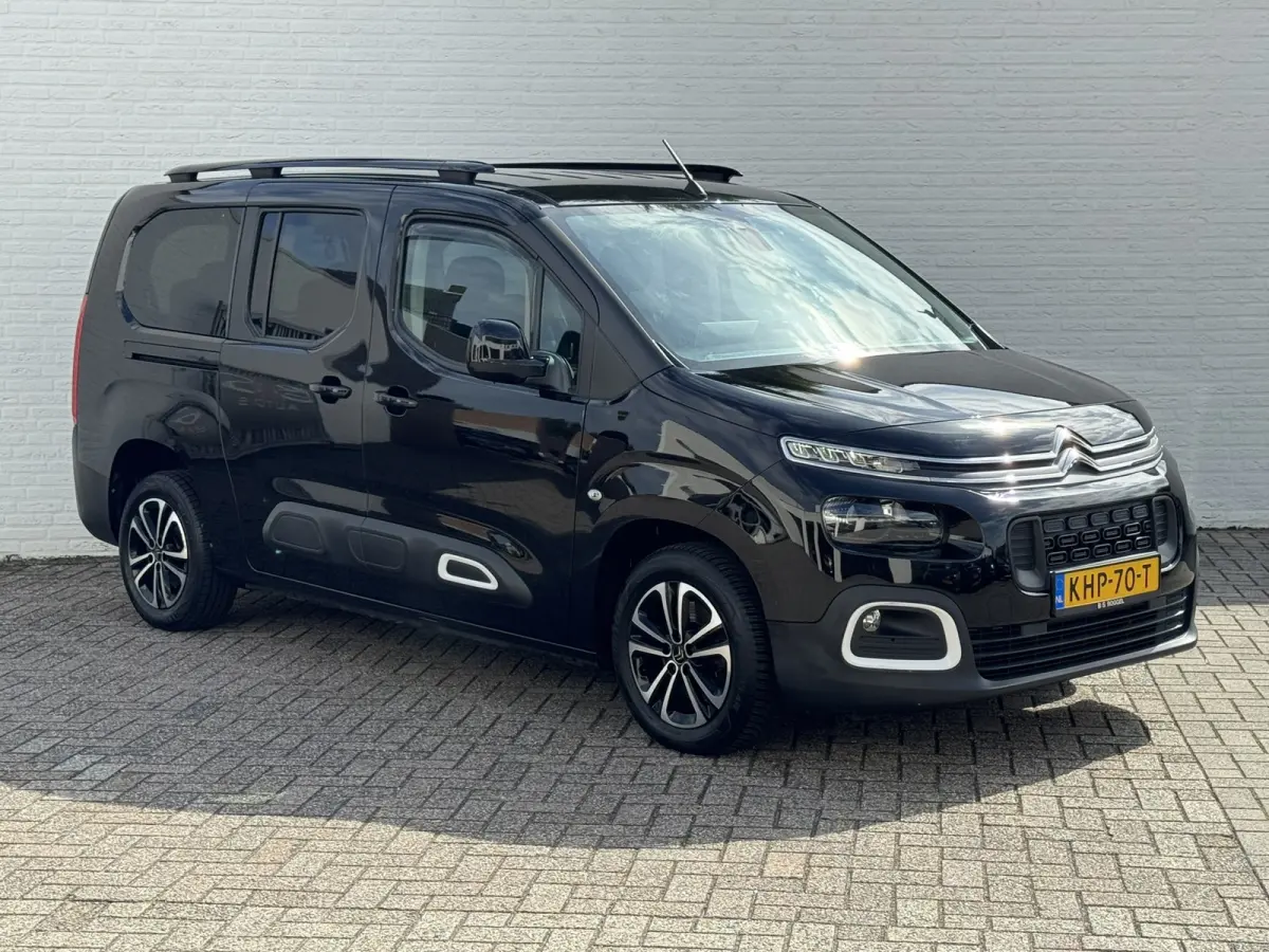 XL 1.2 PureTech Shine 7p Trekhaak All-Season Banden, Carplay, Navi, Parkeersensoren, Climate Control