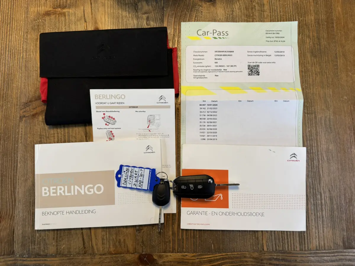 XL 1.2 PureTech Shine 7p Trekhaak All-Season Banden, Carplay, Navi, Parkeersensoren, Climate Control