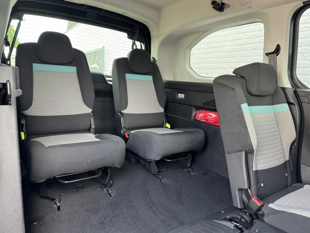 XL 1.2 PureTech Shine 7p Trekhaak All-Season Banden, Carplay, Navi, Parkeersensoren, Climate Control