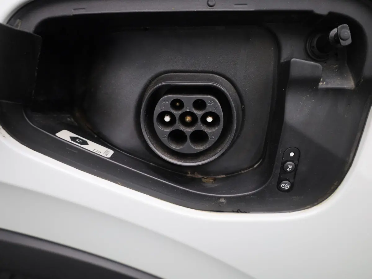 1.4 TSI eHybrid R-Line Business+ 245 PK| Dealeronderhouden | SoH 91,5%  Panoramadak | Trekhaak | Navigatie Pro | Achteruitrijcamera | Achterklep Elektrisch | 20 Inch Velgen
