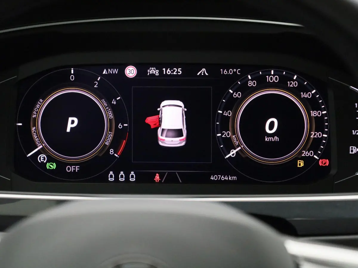 1.4 TSI eHybrid R-Line Business+ 245 PK| Dealeronderhouden | SoH 91,5%  Panoramadak | Trekhaak | Navigatie Pro | Achteruitrijcamera | Achterklep Elektrisch | 20 Inch Velgen