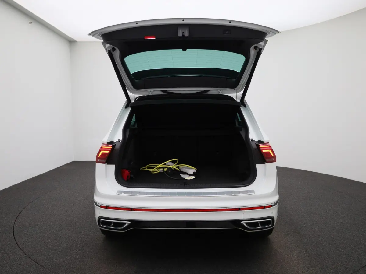 1.4 TSI eHybrid R-Line Business+ 245 PK| Dealeronderhouden | SoH 91,5%  Panoramadak | Trekhaak | Navigatie Pro | Achteruitrijcamera | Achterklep Elektrisch | 20 Inch Velgen