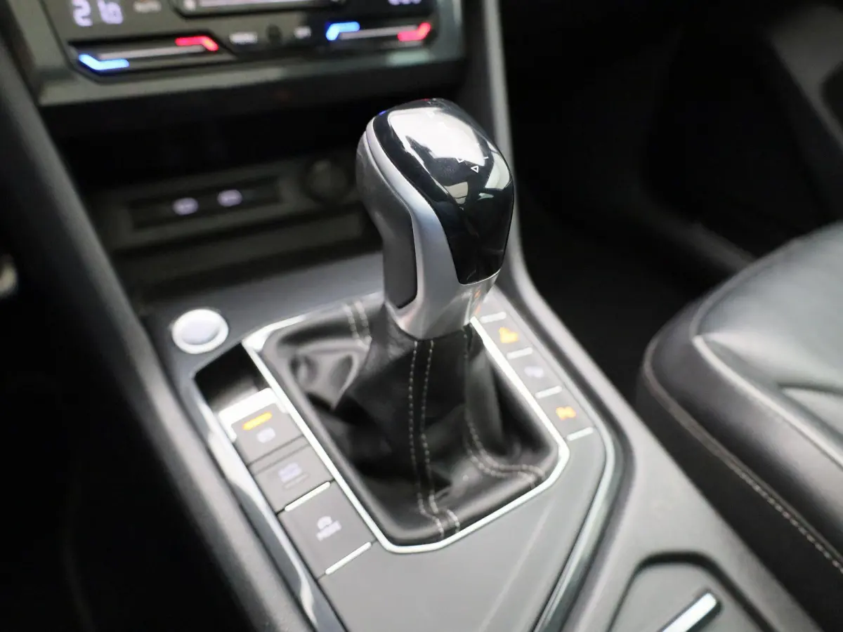 1.4 TSI eHybrid R-Line Business+ 245 PK| Dealeronderhouden | SoH 91,5%  Panoramadak | Trekhaak | Navigatie Pro | Achteruitrijcamera | Achterklep Elektrisch | 20 Inch Velgen