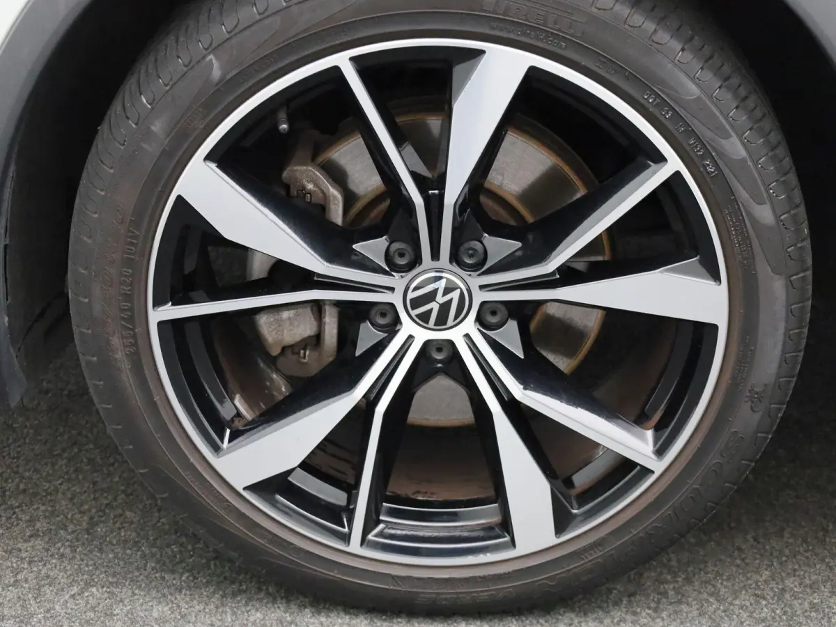 1.4 TSI eHybrid R-Line Business+ 245 PK| Dealeronderhouden | SoH 91,5%  Panoramadak | Trekhaak | Navigatie Pro | Achteruitrijcamera | Achterklep Elektrisch | 20 Inch Velgen