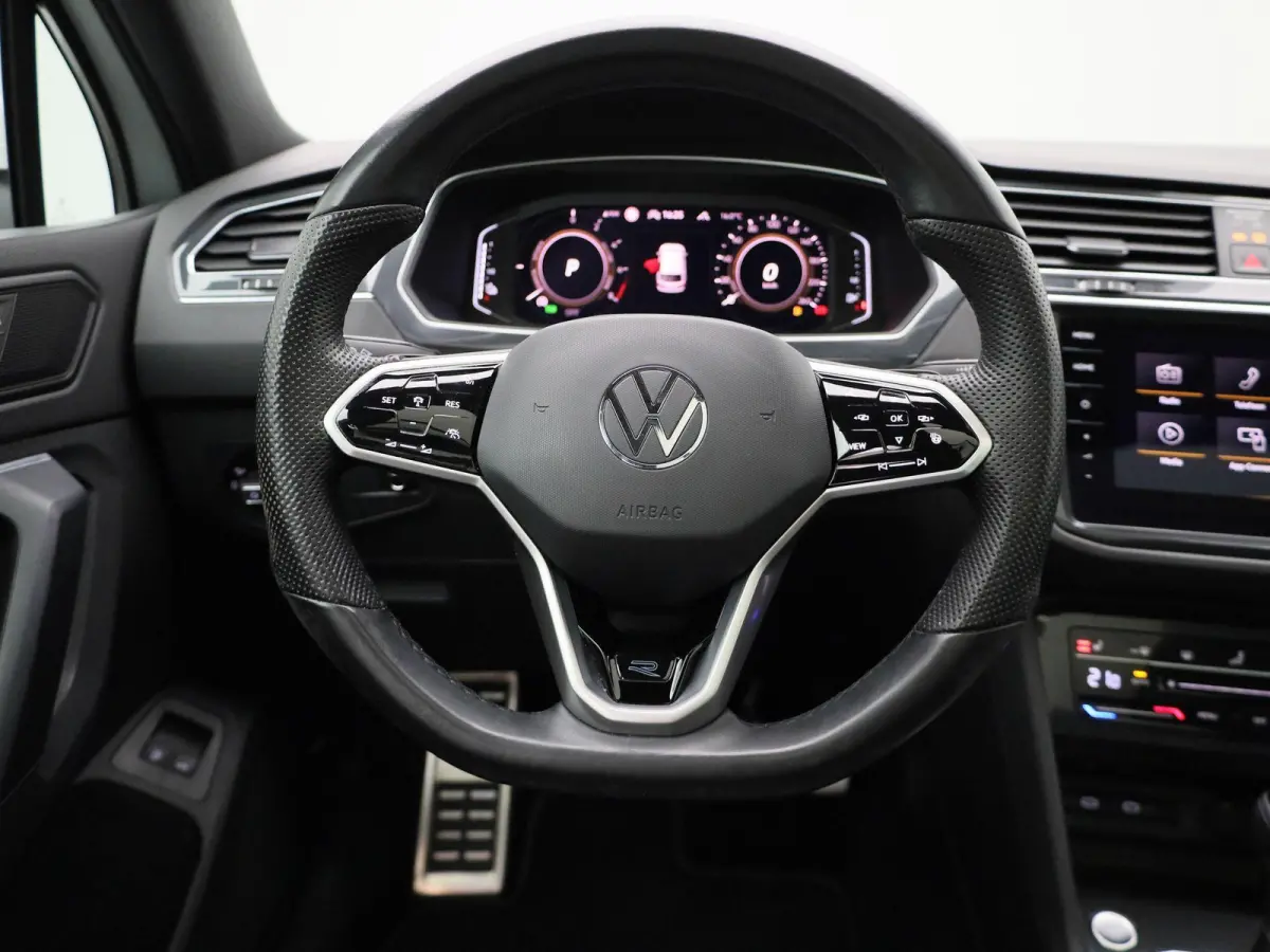 1.4 TSI eHybrid R-Line Business+ 245 PK| Dealeronderhouden | SoH 91,5%  Panoramadak | Trekhaak | Navigatie Pro | Achteruitrijcamera | Achterklep Elektrisch | 20 Inch Velgen